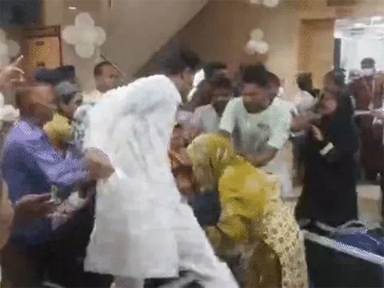 रायपुर: नवकार हॉस्पिटल में मारपीट, लात-घूंसे चले रायपुर: नवकार हॉस्पिटल में मारपीट, लात-घूंसे चले