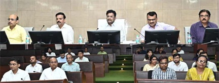 चार जिले के सहायक आयुक्त को शो-कॉज नोटिस