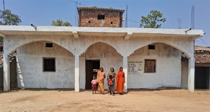 मिट्टी के घर से सपनों के आशियाने तक-मेहनत से बदली घर की तस्वीर