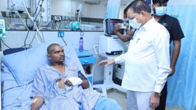 सिंघीतराई प्लांट हादसा: कैबिनेट मंत्री लखन देवांगन ने घायलों का जाना हालचाल, बेहतर उपचार के दिए निर्देश