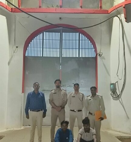 मादा गौर शिकार मामले में फरार दो आरोपी गिरफ्तार