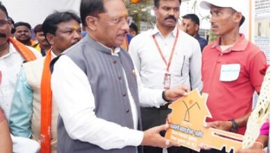 सिलगेर के माड़वी कोसा ने अपने हाथों से बनाया अपना घर, मुख्यमंत्री ने सौंपी खुशियों की चाबी