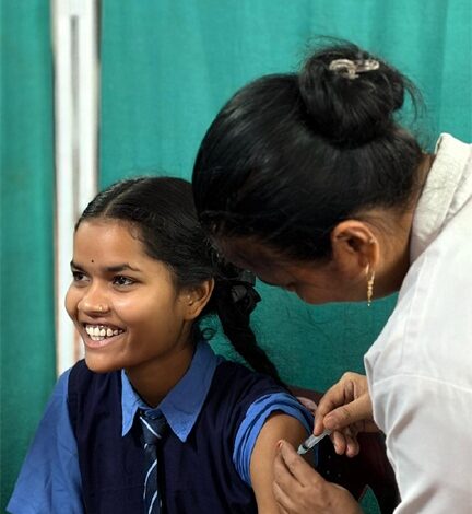 अपनी ज़िम्मेदारी निभाएं और अपनी बेटियों को सर्वाईकल कैंसर के खतरे से बचाएं