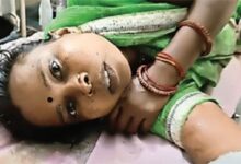 मोबाइल विवाद भड़का, बेटे ने माता-पिता पर किया हमला, पड़ोसियों ने रस्सी से बांधकर हिरासत में लिया