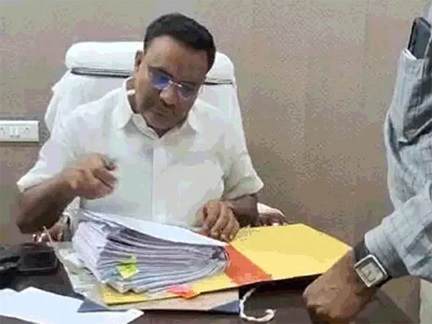 *बकरीद पर छत्तीसगढ़ में सख्ती, शिफ्ट में होगी नमाज; खुले में कुर्बानी और DJ पर प्रतिबंध* *बकरीद पर छत्तीसगढ़ में सख्ती, शिफ्ट में होगी नमाज; खुले में कुर्बानी और DJ पर प्रतिबंध*