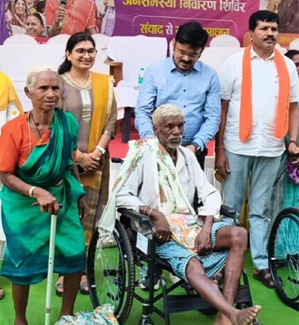 ’सुशासन तिहार में प्रशासन पहुंचा ग्रामीणों के द्वार, जनसमस्याओं के त्वरित निराकरण पर दिया गया जोर’