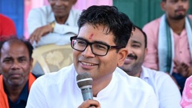 वित्त मंत्री ओ.पी. चौधरी ने ग्राम डुमरमुड़ा में ग्रामीणों से किया आत्मीय संवाद