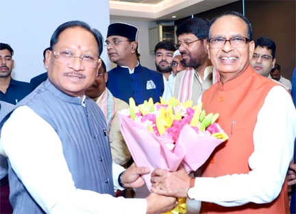 ’‘अपनापन’ के विमोचन समारोह में शामिल हुए मुख्यमंत्री विष्णुदेव साय’ ’‘अपनापन’ के विमोचन समारोह में शामिल हुए मुख्यमंत्री विष्णुदेव साय’