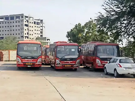 फटी सीटें और बिना फर्स्ट एड बॉक्स की बस, जांच में खुली लापरवाही