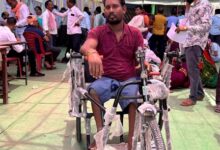 सुशासन तिहार : घुटनों के बल चलने की मजबूरी थमी