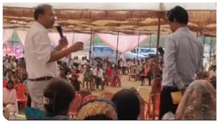 मंच से गूंजा कलेक्टर का संदेश, खाद की कालाबाजारी रोकने की दिलाई शपथ मंच से गूंजा कलेक्टर का संदेश, खाद की कालाबाजारी रोकने की दिलाई शपथ