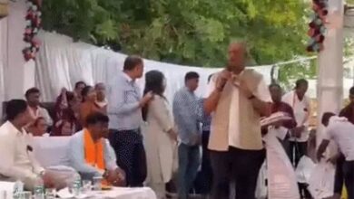 बृजमोहन ने नायब तहसीलदार पर जताया गुस्सा, सुशासन तिहार में चर्चा