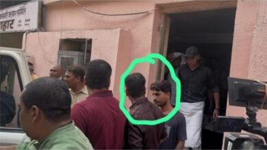 रायपुर जिला कोर्ट में चाकूबाजी से हड़कंप, पेशी पर पहुंचे आरोपी पर जानलेवा हमला रायपुर जिला कोर्ट में चाकूबाजी से हड़कंप, पेशी पर पहुंचे आरोपी पर जानलेवा हमला