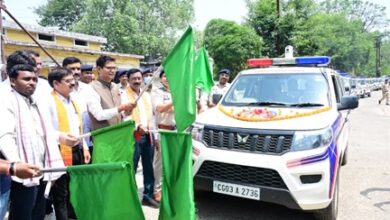 वित्त मंत्री ओपी चौधरी ने रायगढ़ को मिली 16 अत्याधुनिक डायल-112 ईआरवी वाहनों को दिखाई हरी झंडी