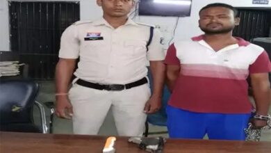 शहर में सुरक्षा जांच के दौरान युवक के पास मिला एयरगन और धारदार चाकू