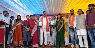 खाद्य मंत्री दयालदास बघेल ने शिविर में सुनीं जनता की समस्याएं