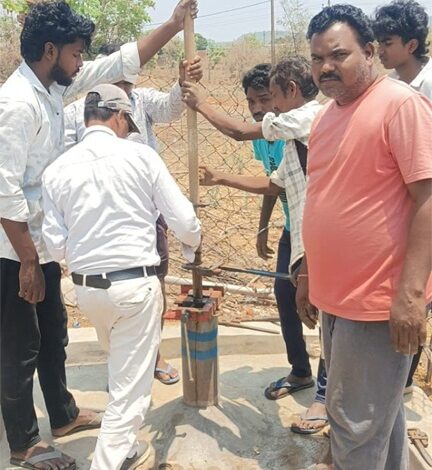 हैंडपंप मरम्मत से सरभोका के ग्रामीणों को मिली सुविधा हैंडपंप मरम्मत से सरभोका के ग्रामीणों को मिली सुविधा