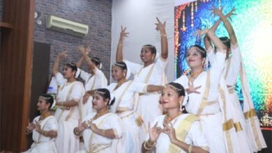 ‘इनक्रेडिबल इंडिया’ की थीम पर थिरके विद्यार्थी -गीताक्षरा साहू बनीं ‘स्टूडेंट ऑफ द ईयर’