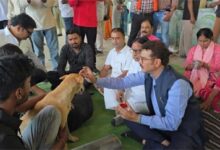 जगदलपुर में पशु कल्याण का अनूठा दृश्य, कुत्तों के स्वागत के साथ सेंटर उद्घाटन