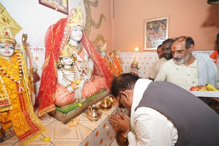 सुशासन तिहार के दौरान मुख्यमंत्री विष्णुदेव साय पहुंचे कोसला धाम