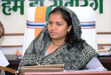 हाथी के हमले में जान गंवाने वाले ग्रामीणों के परिजनों को त्वरित राहत