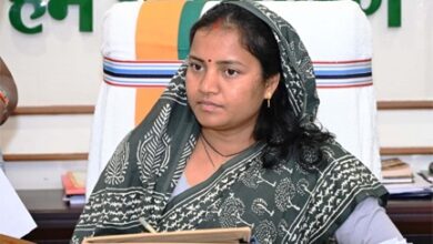 हाथी के हमले में जान गंवाने वाले ग्रामीणों के परिजनों को त्वरित राहत