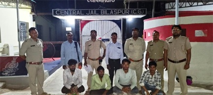 बीजापुर आबकारी विभाग की बड़ी कार्रवाई अवैध विदेशी शराब के साथ आरोपी गिरफ्तार