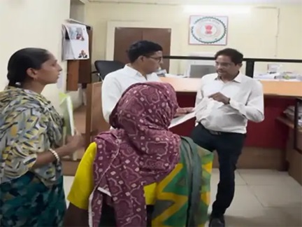 महिला की शिकायत पर सख्त हुए राजस्व मंत्री, रायपुर तहसील अफसरों को लगाई फटकार महिला की शिकायत पर सख्त हुए राजस्व मंत्री, रायपुर तहसील अफसरों को लगाई फटकार