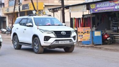 राजस्व मंत्री टंक राम वर्मा ने छोड़ा ‘पायलट-फॉलो’ वाहनों का काफिला