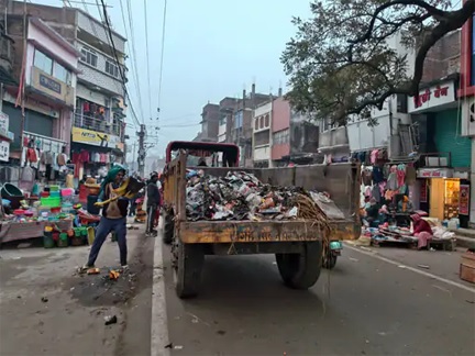 भुगतान नहीं तो काम नहीं: सफाई ठेकेदारों का निगम प्रशासन के खिलाफ मोर्चा