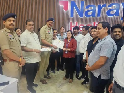 स्वास्थ्य शिविर में पुलिस कमिश्नर ने मरीजों और चिकित्सकों से की चर्चा