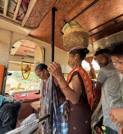 आत्मनिर्भरता की नई उड़ान – अपनी शर्तों पर सफ़र आत्मनिर्भरता की नई उड़ान – अपनी शर्तों पर सफ़र
