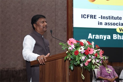 टिश्यू कल्चर तकनीक से किसानों को मिलेगा अधिक लाभ : वन मंत्री केदार कश्यप टिश्यू कल्चर तकनीक से किसानों को मिलेगा अधिक लाभ : वन मंत्री केदार कश्यप