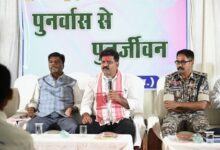 पुनर्वासित युवाओं से मिले उप मुख्यमंत्री विजय शर्मा और वन मंत्री केदार कश्यप