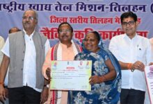 भावी पीढ़ी के स्वास्थ्य के लिए रासायनिक खाद छोड़ अपनानी होगी जैविक खेती: कृषि मंत्री रामविचार नेताम