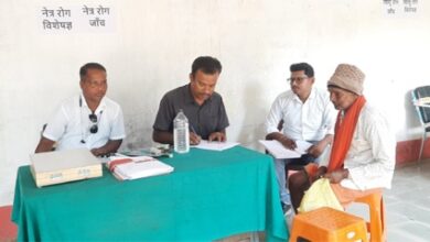दूरस्थ गांव में पहुंचीं विशेषज्ञ स्वास्थ्य सेवाएं, 73 ग्रामीणों को मिला लाभ