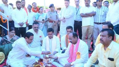 विकास की नई इबारत लिख रहा बिलासपुर, योजनाओं का लाभ अंतिम व्यक्ति तक पहुंचाना हमारी प्रतिबद्धता : केंद्रीय राज्य मंत्री तोखन साहू विकास की नई इबारत लिख रहा बिलासपुर, योजनाओं का लाभ अंतिम व्यक्ति तक पहुंचाना हमारी प्रतिबद्धता : केंद्रीय राज्य मंत्री तोखन साहू