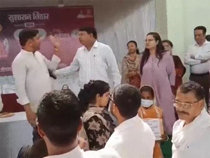 सुशासन तिहार में हंगामा: नपा अध्यक्ष और ADM के बीच तीखी बहस