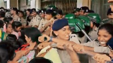 आदिवासी समाज के लोगों व पुलिस के बीच हुई झुमाझटकी