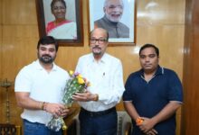राज्यपाल डेका से छत्तीसगढ़ कायाकिंग-कैनोइंग एसोसिएशन के पदाधिकारियों ने भेंट की