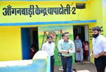 प्रभारी सचिव अंकित आनंद ने चापाटोली मॉडल  आंगनबाड़ी केंद्र का किया निरीक्षण