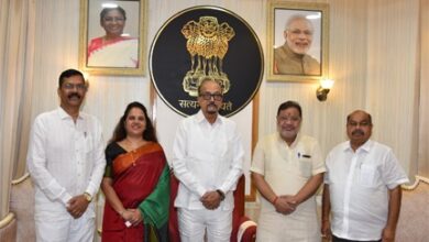 राज्यपाल डेका से क्षेत्र के जनप्रतिनिधियों ने की भेंट राज्यपाल डेका से क्षेत्र के जनप्रतिनिधियों ने की भेंट