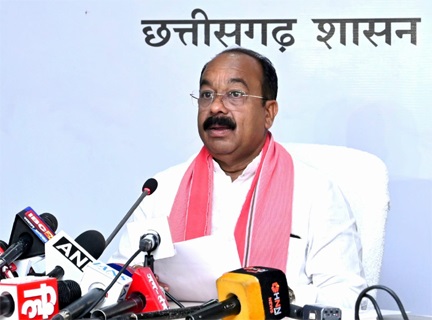 उप मुख्यमंत्री अरुण साव ने कैबिनेट की बैठक में लिए गए निर्णयों की जानकारी दी उप मुख्यमंत्री अरुण साव ने कैबिनेट की बैठक में लिए गए निर्णयों की जानकारी दी