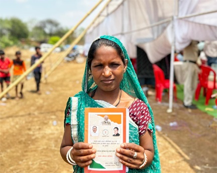 सुशासन तिहार में अंजनी साहू की समस्या का हुआ त्वरित समाधान, मिला नवीन राशनकार्ड