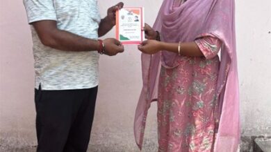 मुख्यमंत्री हेल्पलाइन बनी सहारा, शिकायत पर घर पहुंचा राशन कार्ड मुख्यमंत्री हेल्पलाइन बनी सहारा, शिकायत पर घर पहुंचा राशन कार्ड