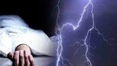 बारिश के दौरान बिजली गिरने से बड़ा हादसा, 11 घायल, 2 की मौत