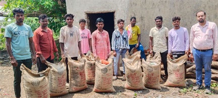 खरीफ सीजन की तैयारी पूरी, किसानों को समय पर मिल रहे हैं बीज और उर्वरक खरीफ सीजन की तैयारी पूरी, किसानों को समय पर मिल रहे हैं बीज और उर्वरक