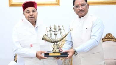 मुख्यमंत्री विष्णुदेव साय से कर्नाटक के राज्यपाल थावरचंद गहलोत ने की सौजन्य भेंट