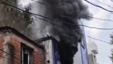 रायपुर में आग का तांडव: किराना दुकान में लगी आग, लाखों के नुकसान की आशंका रायपुर में आग का तांडव: किराना दुकान में लगी आग, लाखों के नुकसान की आशंका
