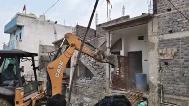 अवैध प्लॉट काटने वालों पर शिकंजा, भाठागांव में निगम की दबिश अवैध प्लॉट काटने वालों पर शिकंजा, भाठागांव में निगम की दबिश